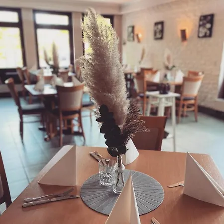 Esszimmer By F.mueller *